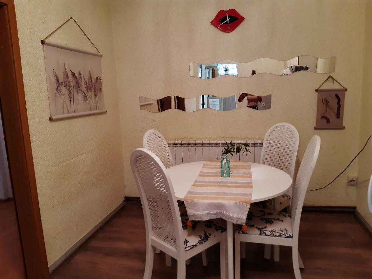 Apartment Margareta By El-Pi Tours Njivice Extérieur photo