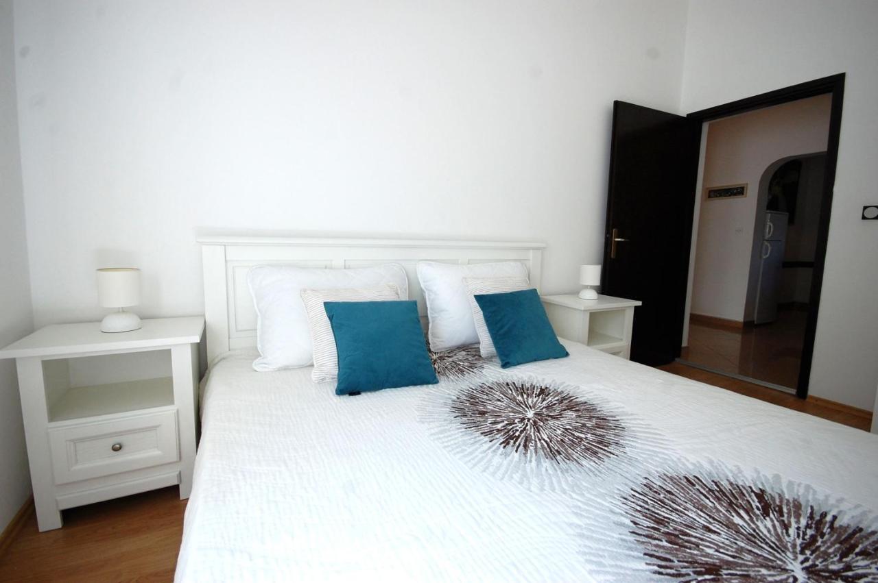 Apartment Margareta By El-Pi Tours Njivice Extérieur photo