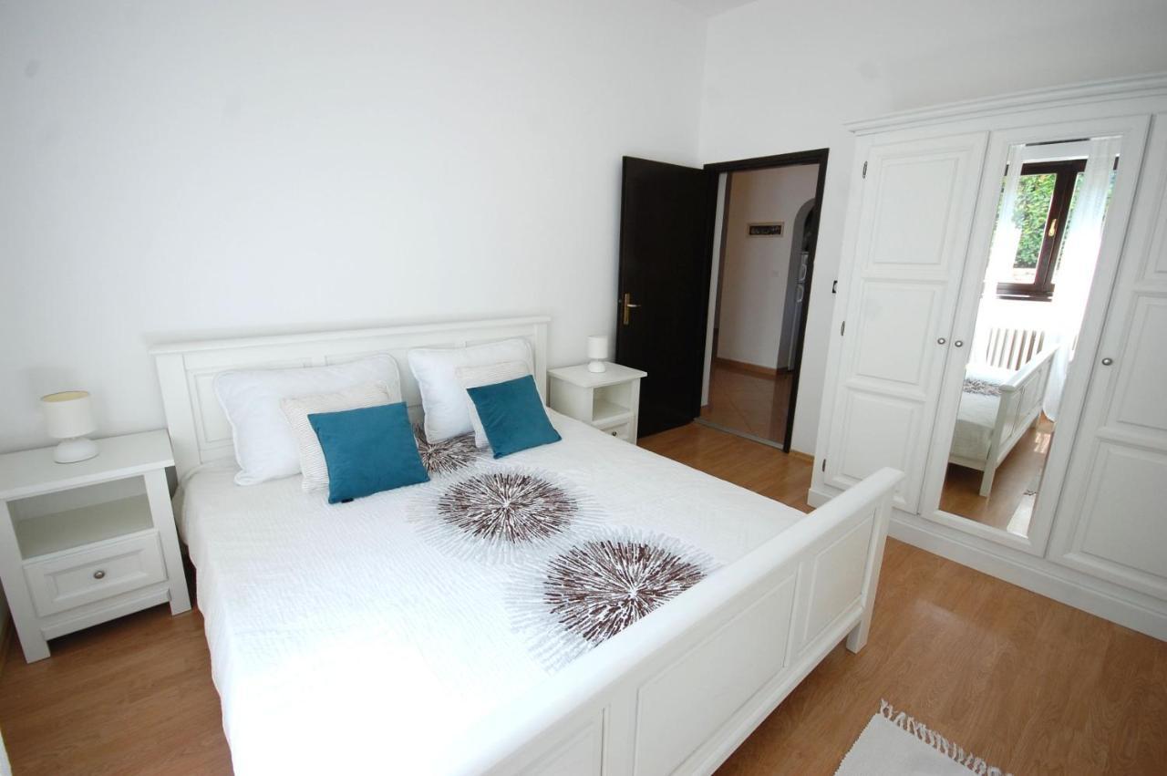 Apartment Margareta By El-Pi Tours Njivice Extérieur photo